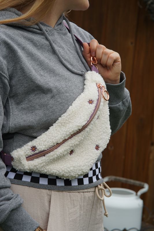 Bauchtasche Plüsch mit Blumen (Weiß)