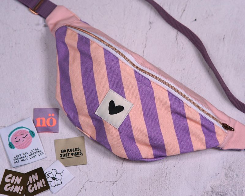 Bauchtasche Rosa - Lila gestreift mit Label