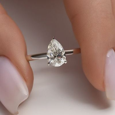 DIAMOND SOLITAIRE RING PEAR SHAPE(LAB)3.00CT
