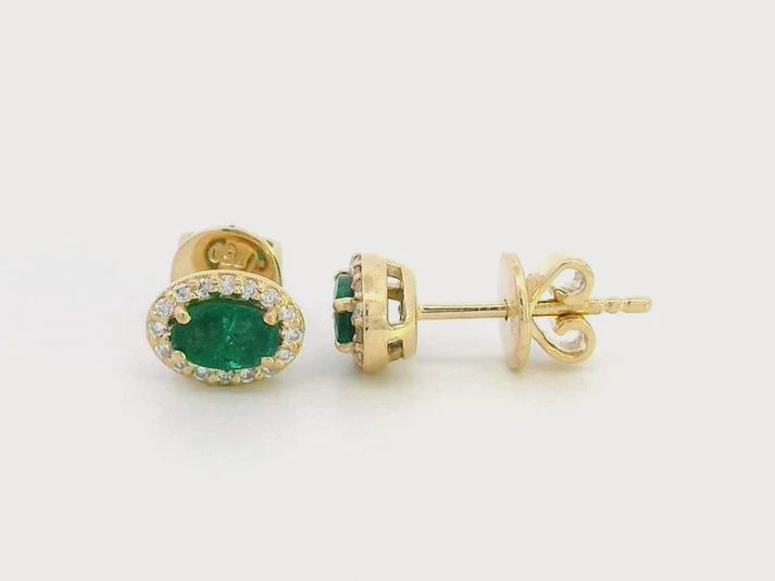 0.90CT NATURAL EMERALD