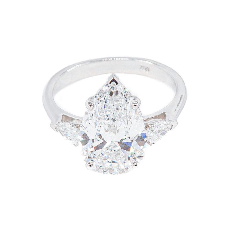 5.03CT LAB-GROWN PEAR E/VS1