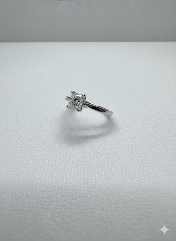 0.70CT PRINCESS NATURAL-GROWN G-H/VS-SI