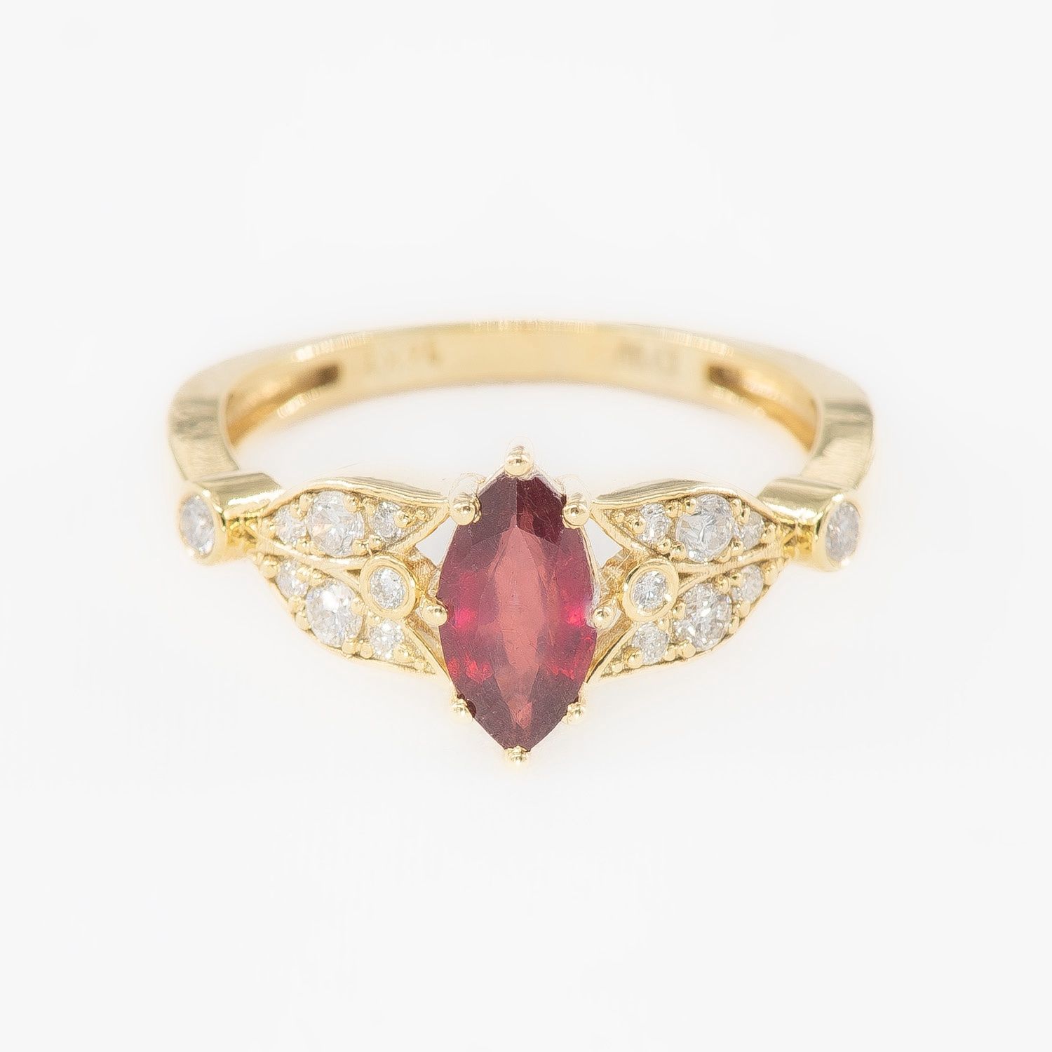 1.15CT NATURAL-GROWN MARQUISE RUBY