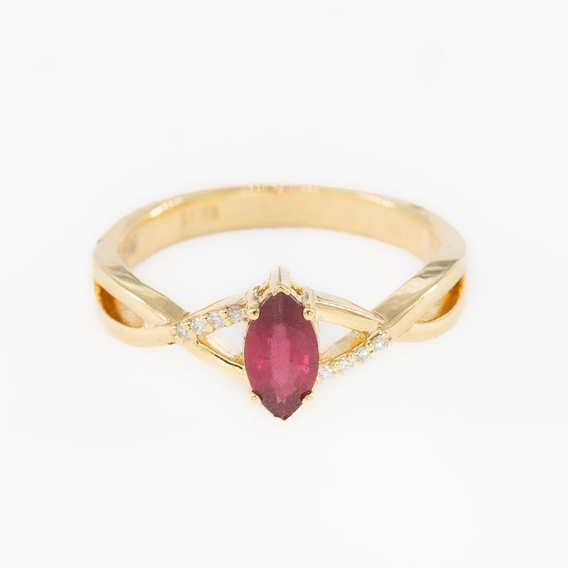 0.72CT NATURAL-GROWN MARQUISE RUBY