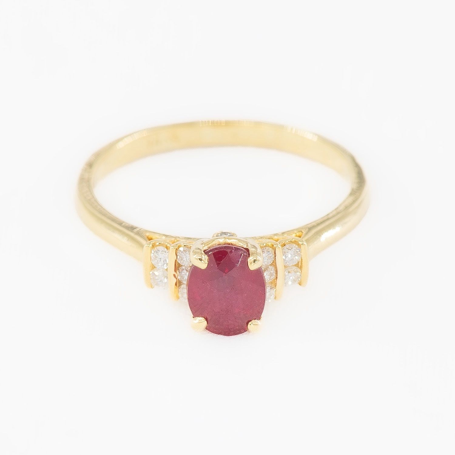 1.30CT NATURAL-GROWN OVAL RUBY