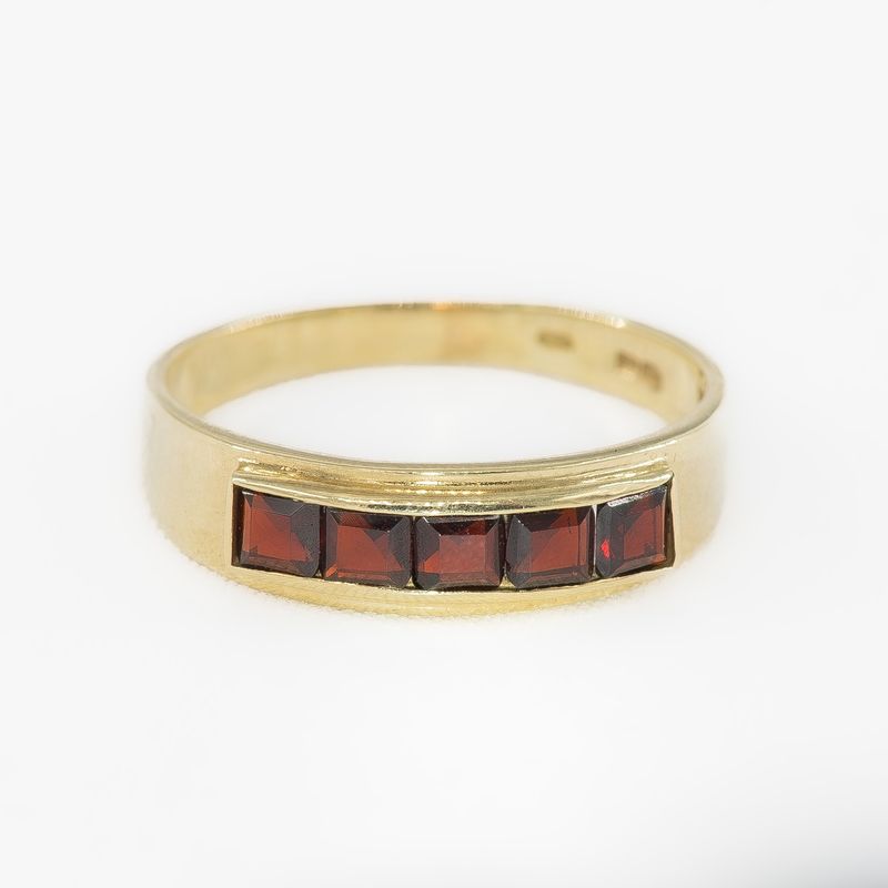 1.45CT NATURAL-GROWN PRINCESS GARNET