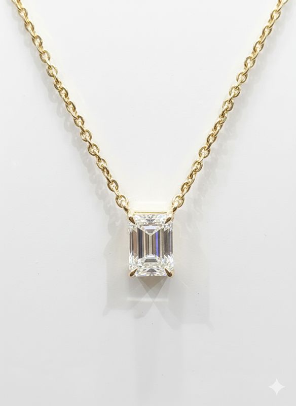 1.04CT LAB-GROWN EMERLAD PENDANT E-F/VVS-VS (WITH CHAIN)