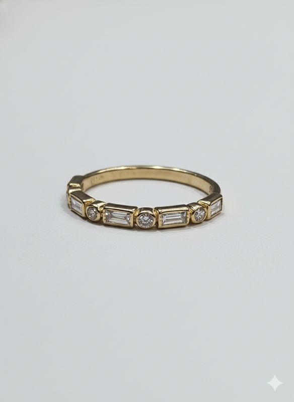 0.42CT LAB-GROWN EMERALD E-F/VVS-VS