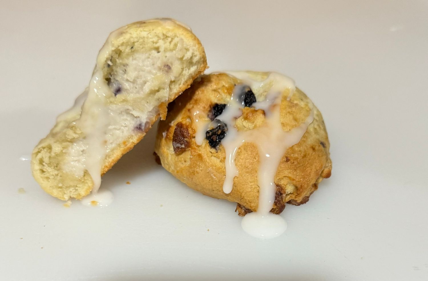 Scone w/Blueberry,lemon and Cinnamon filling