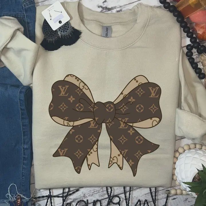 The Brown Bow Graphic Sweatshirt Reg/Plus