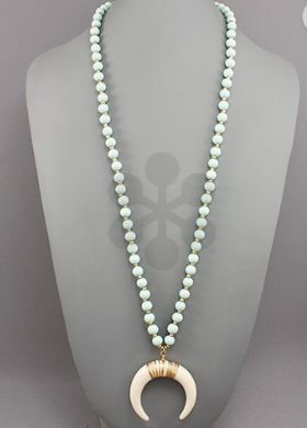 Wood &amp; Crescent Horn Nacklace