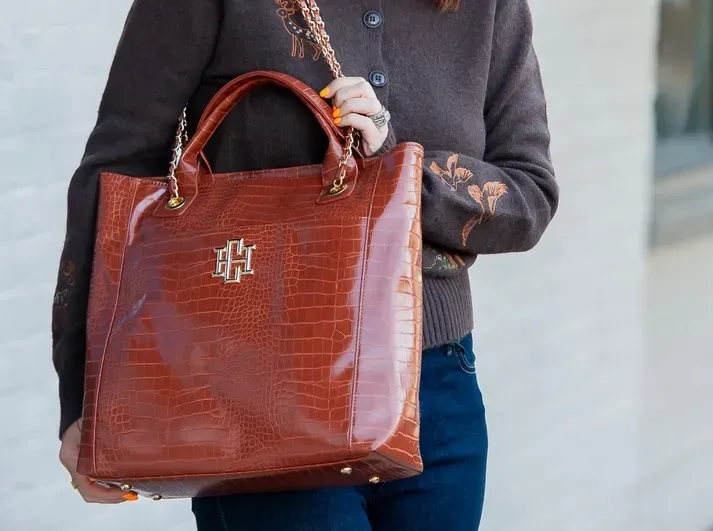 Kinzley Tote Saddle Embossed Crocodile