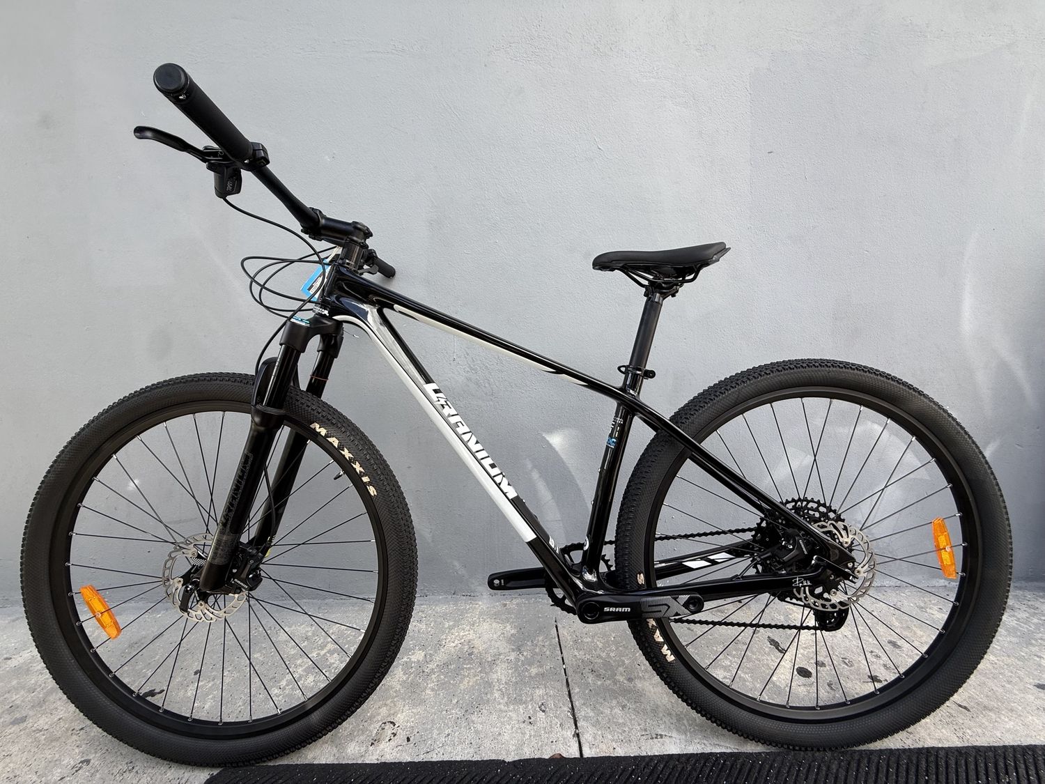 Uranium- Bike MTB Solar- Black Size M