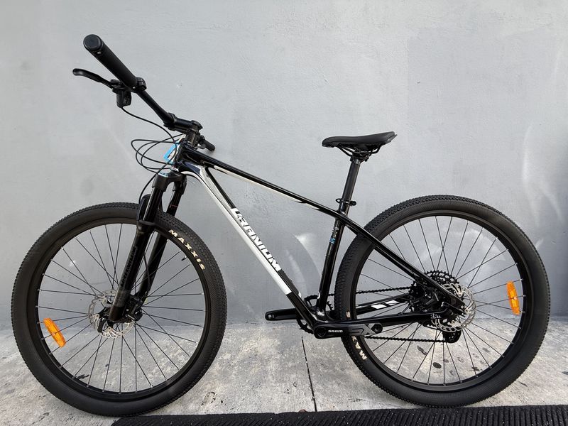 Uranium- Bike MTB Solar- Black Size M