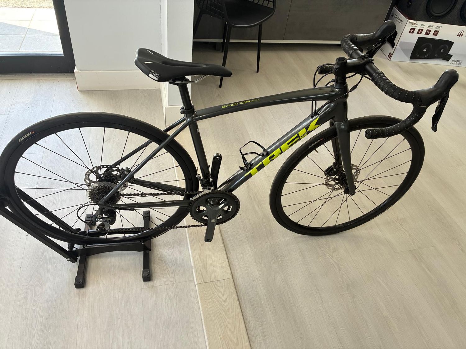 TREK ÉMONDA ALR – DISC ROAD BIKE- USED