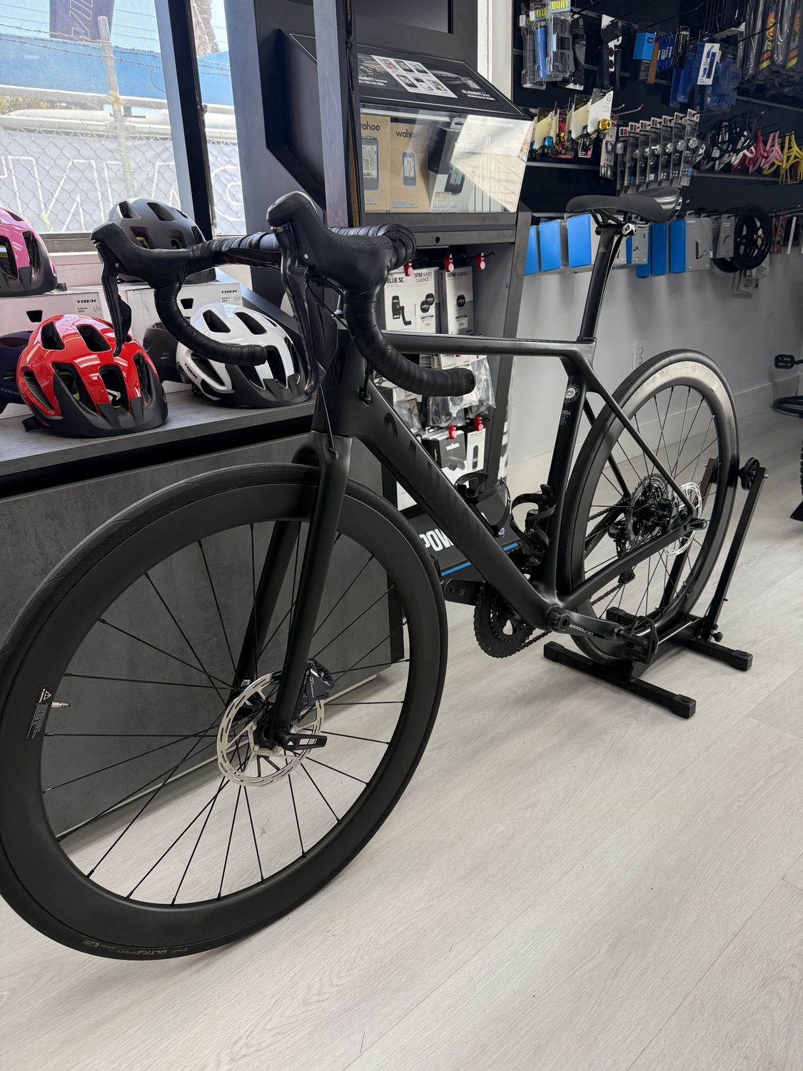 CANYON ENDURACE CF SL – CARBON DISC ROAD BIKE- USED