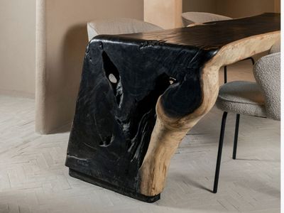 Suar table
