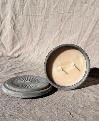 ​[Ribbed Lidded Vessel] Hand-Poured Soy Candle