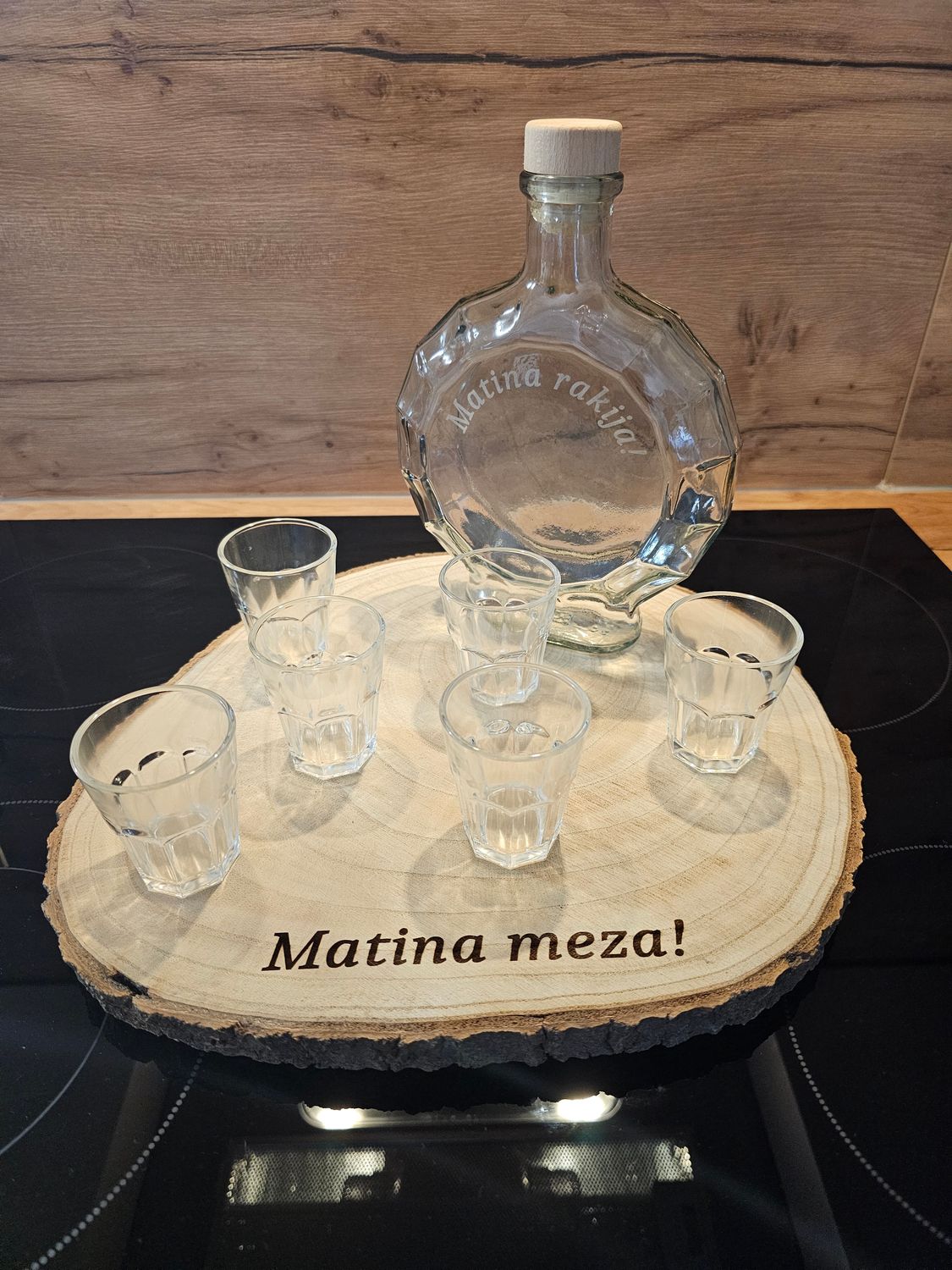 🥃 Personalisierte Servierplatte – Einzigartige Gravur für besondere Momente!