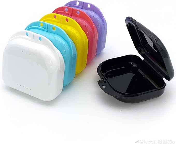 Retainer, Mouth Guard,  Denture   Case with Vent Holes, 2 Pcs, Tight Snap Lock ， Black, White, Yellow, Light Purple, Pink and Blue, Easy to Use