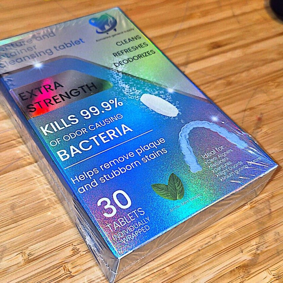 Denture, retainer  and night guard cleaning tablets 30 tab/box + one case holder