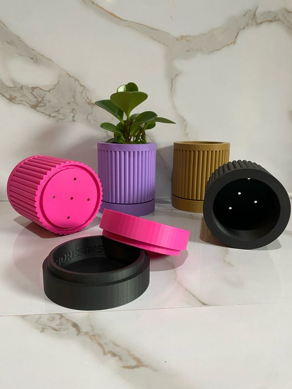 Indoor Planter &amp; Drip Tray Daphnee Planter
