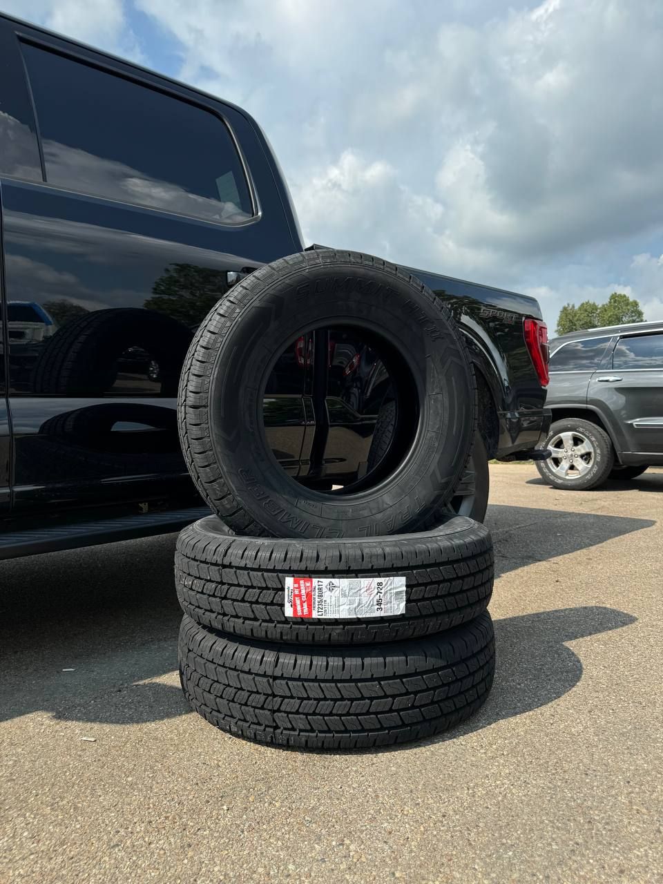 Summit HT2 LT235/80r17 10pl
