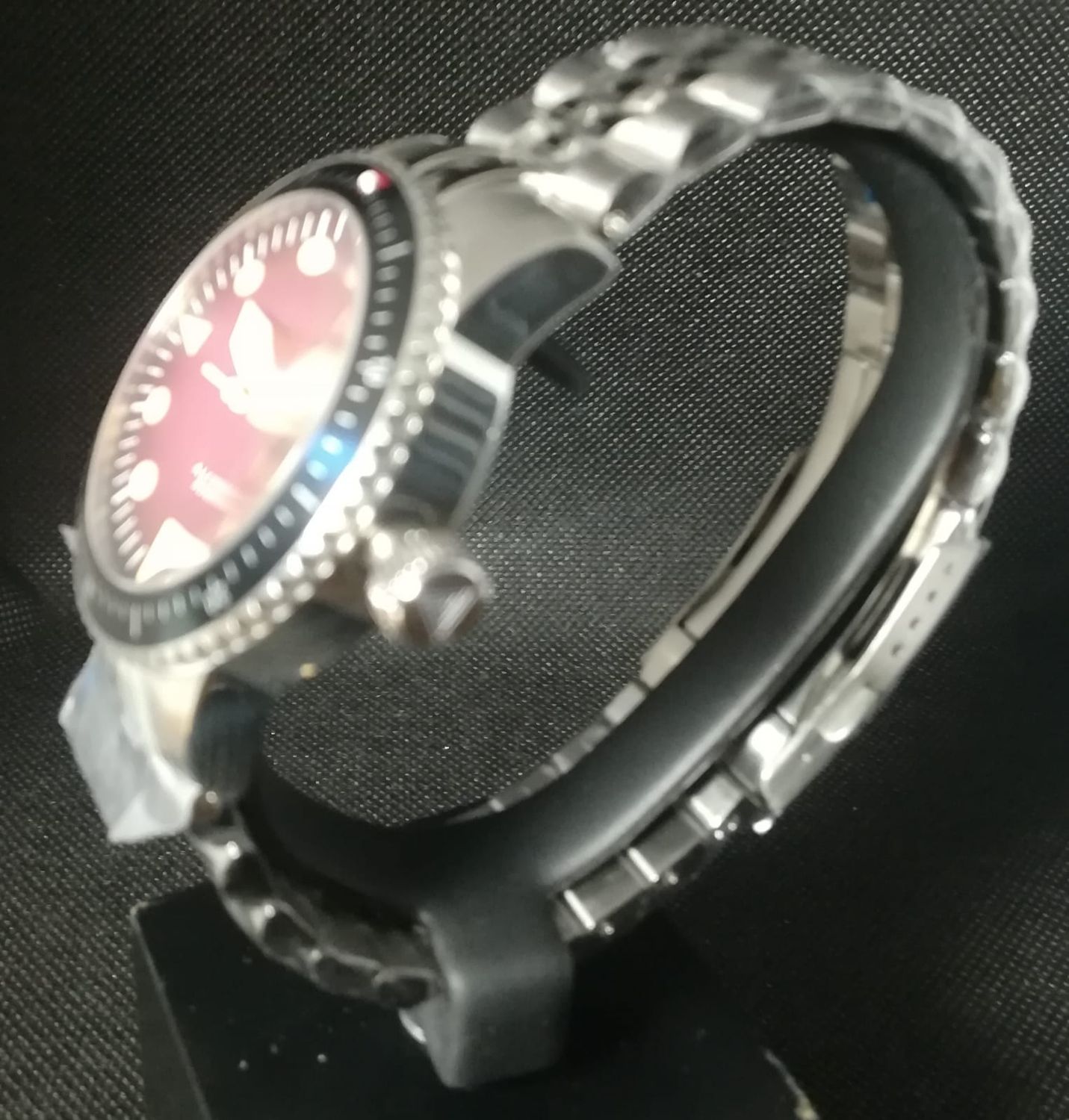Vertigo Medusa Red