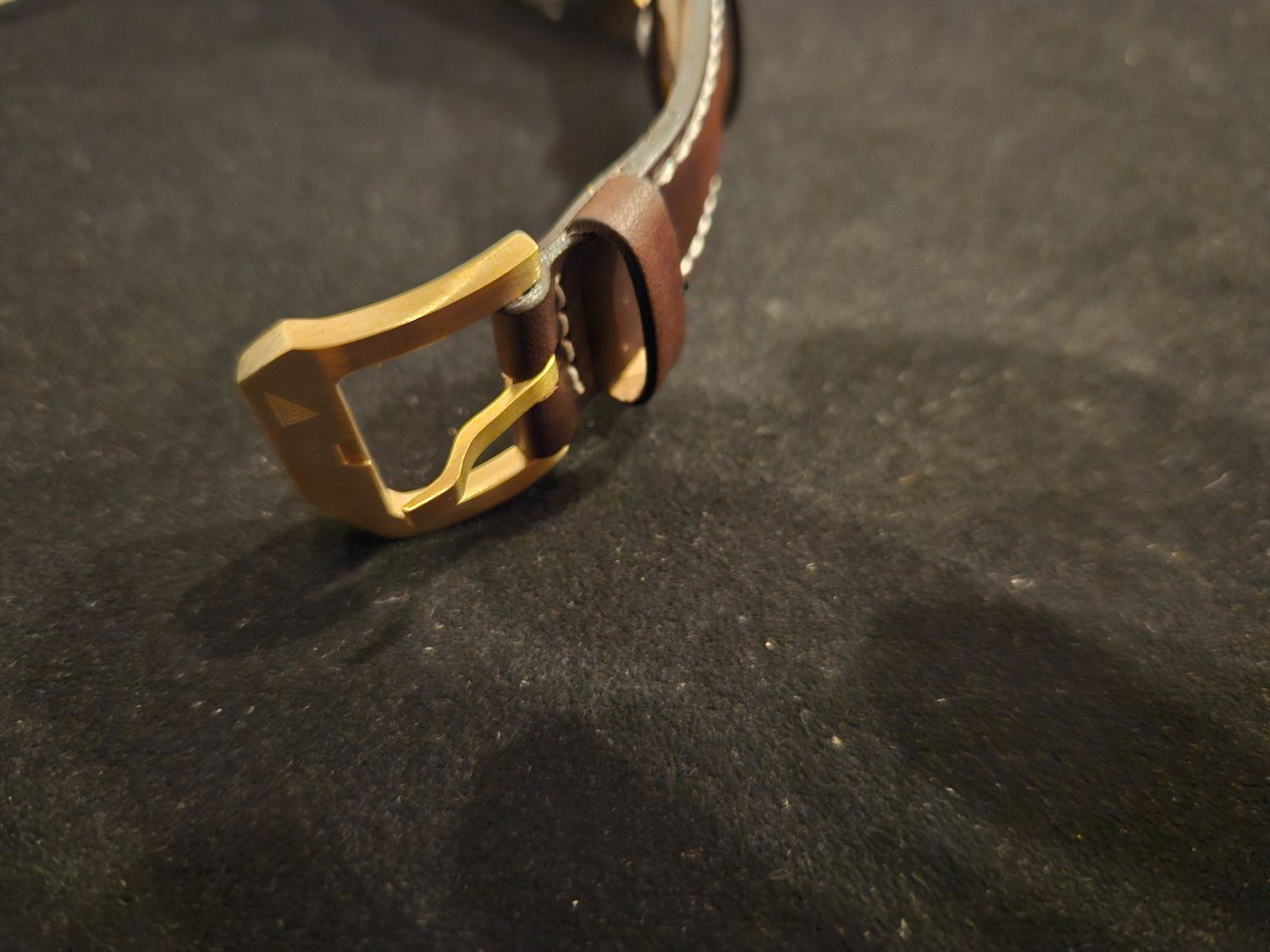 VERTIGO TRITONE BRONZO ROCCIA ROSSA