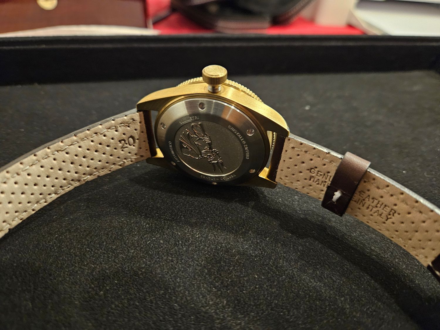 VERTIGO TRITONE BRONZO ROCCIA ROSSA