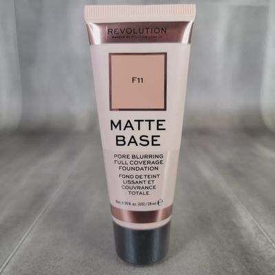 Rev foundation Matte Base ( F11)