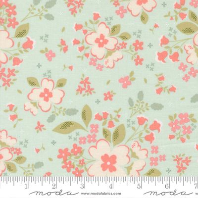 Sunbonnet -  Pale Blue Pretty Petals