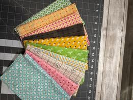 Shop Curated Fat Quarter Bundle - Lori Holt Fabric