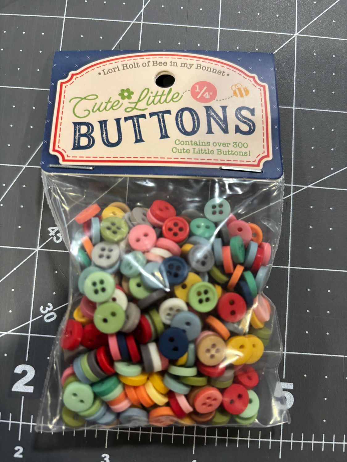 Lori Holt Cute Little Buttons