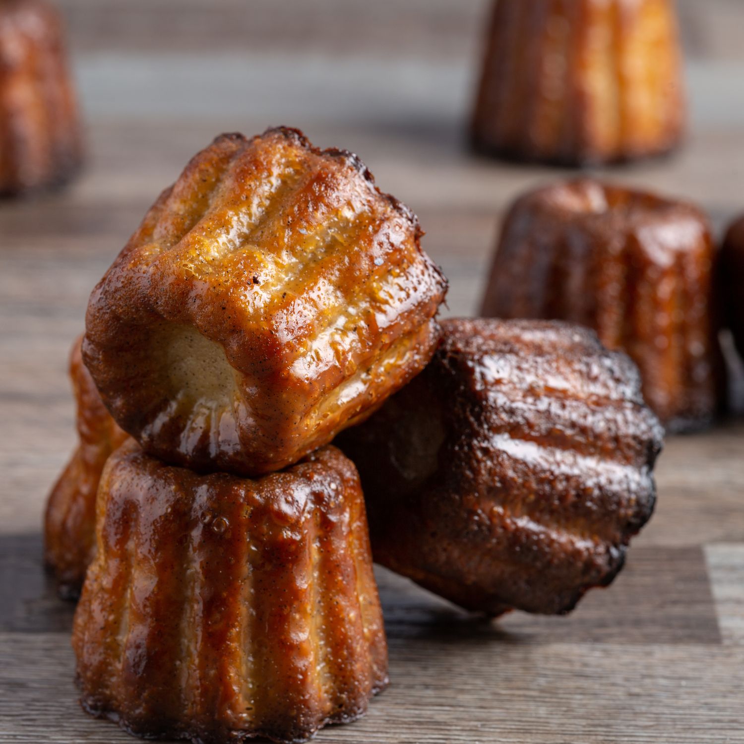 Plateau de Cannelés