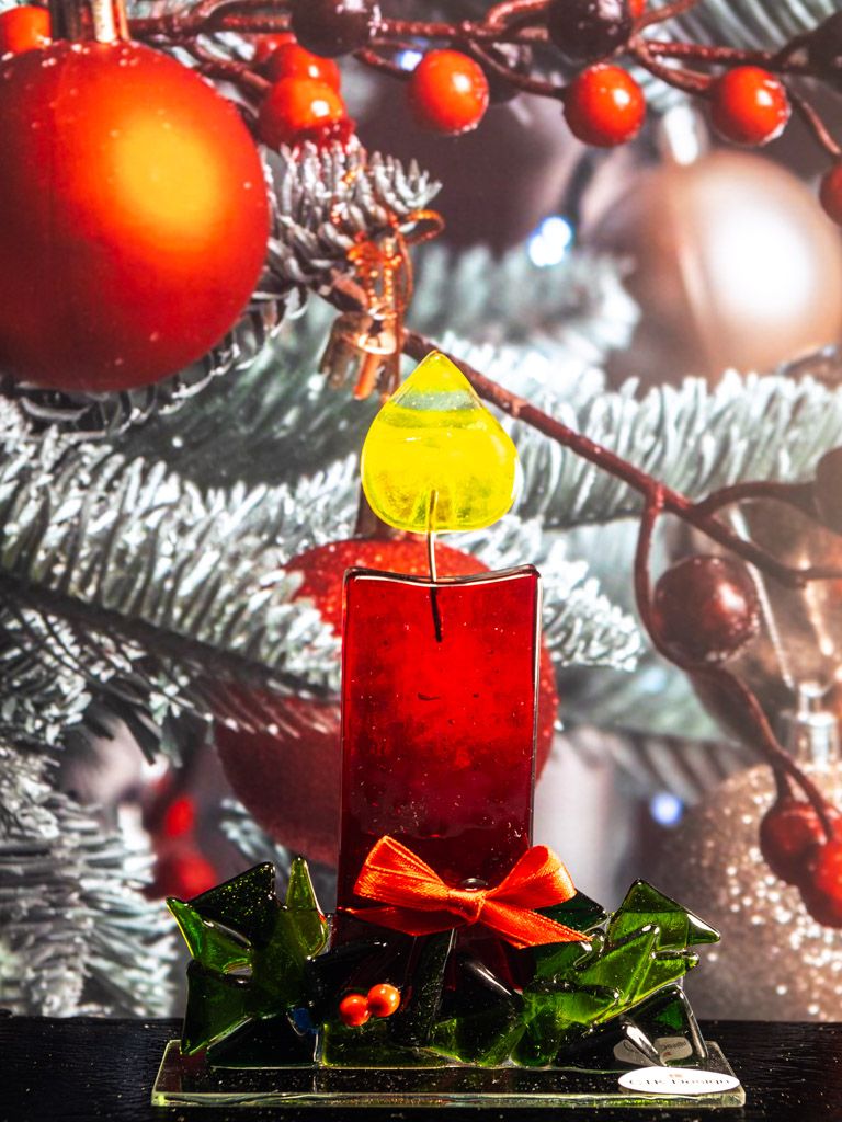 Juledekoration med rød sløjfe