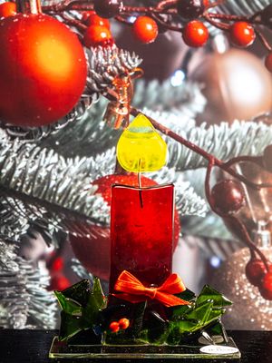 Juledekoration med rød sløjfe