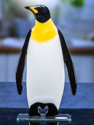 Glasfigur, Pingvin ser mod venstre på glasfod