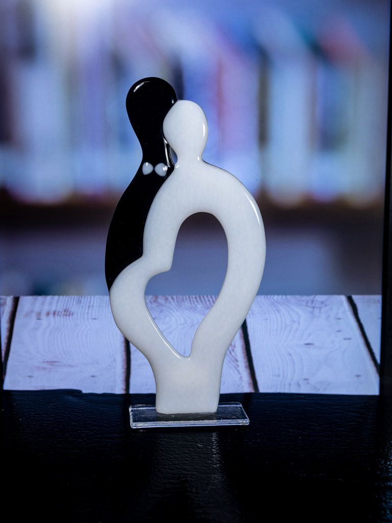 Glasfigur Glasfigur "Kærlighedens Favntag" Brudepar – Abstrakt glasfigur
