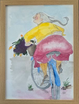 Humoristisk akvarel set bagfra af en kvinde på blå cykel med blomsterfyldt kurv.