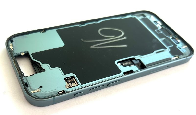Korpus z taśmami  iPhone 16 Pro Max