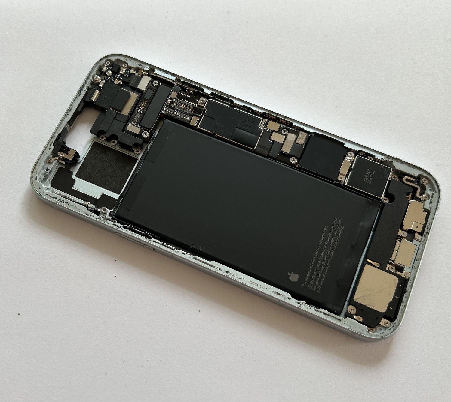 Korpus z taśmami  iPhone 15 Plus Błękit 7/10 demontaż