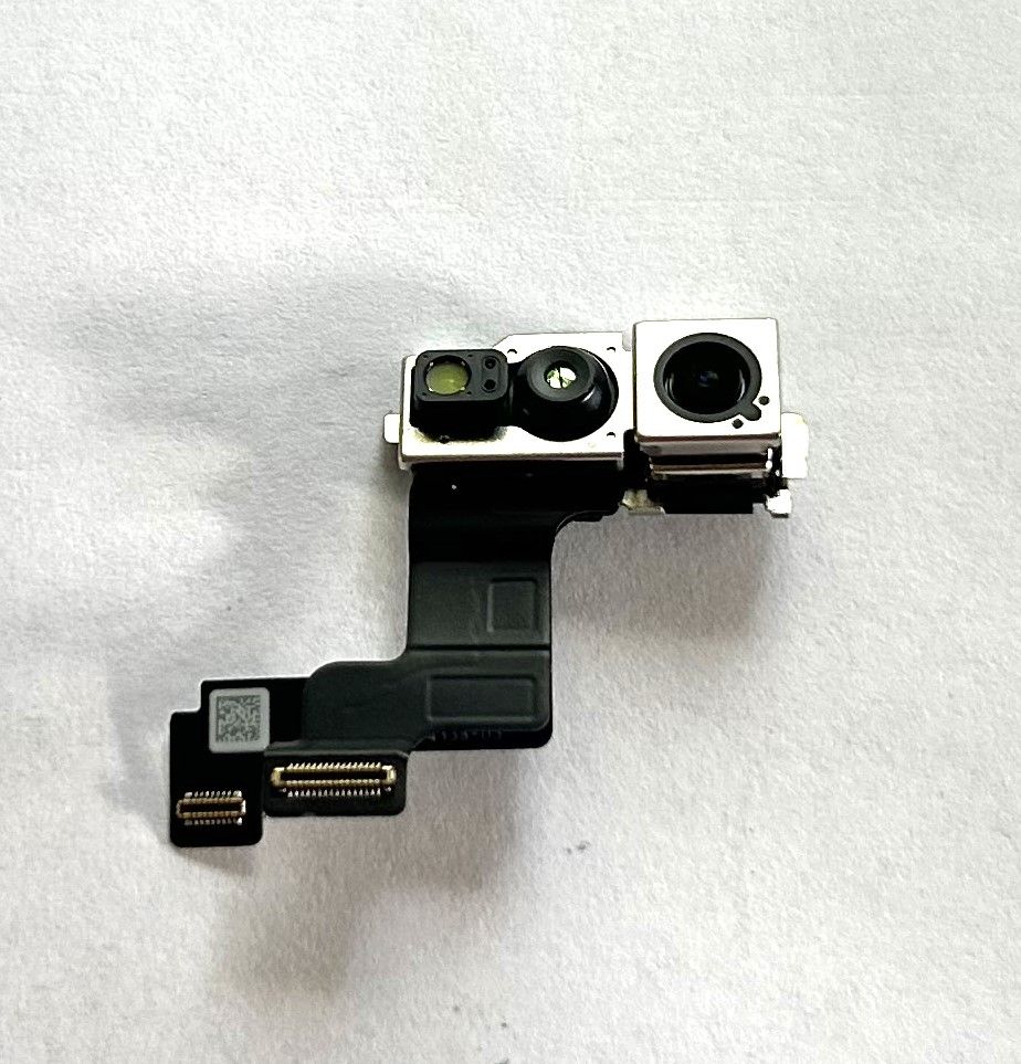 Przednia kamera  iPhone 15