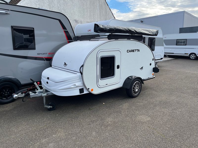 Mini caravane caretta 1500 (très bien équipé , comme neuve)