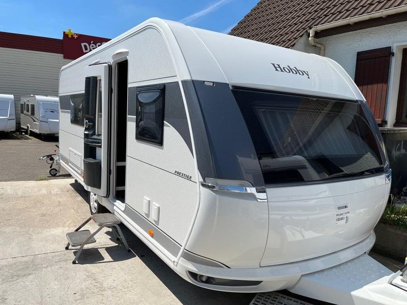 Caravane hobby 540 wlu excellent edition 2024 (lits jumeaux salon en u et douche a l’arrière)offre sp