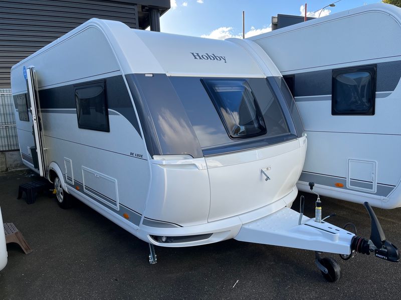 Caravane hobby 515 uhl de luxe (lits jumeaux et lit de pavillon 2025