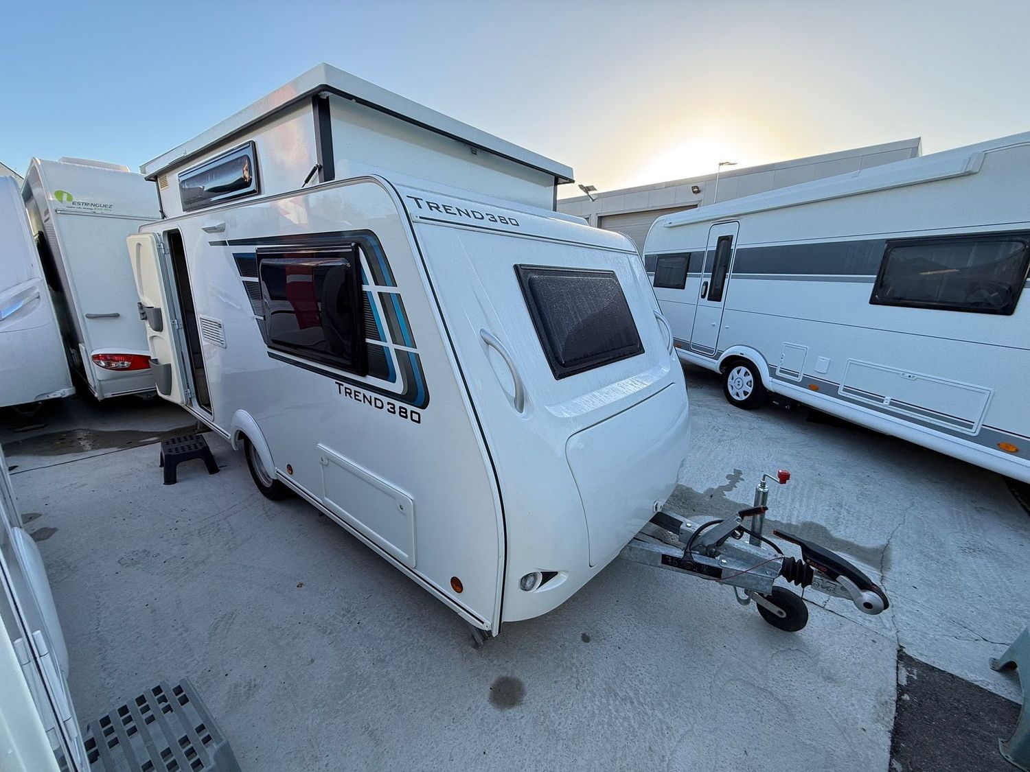 TRIGANO SILVER 380 CP TREND 18 990 € TRIGANO SILVER 380 CP TREND 18 990 €