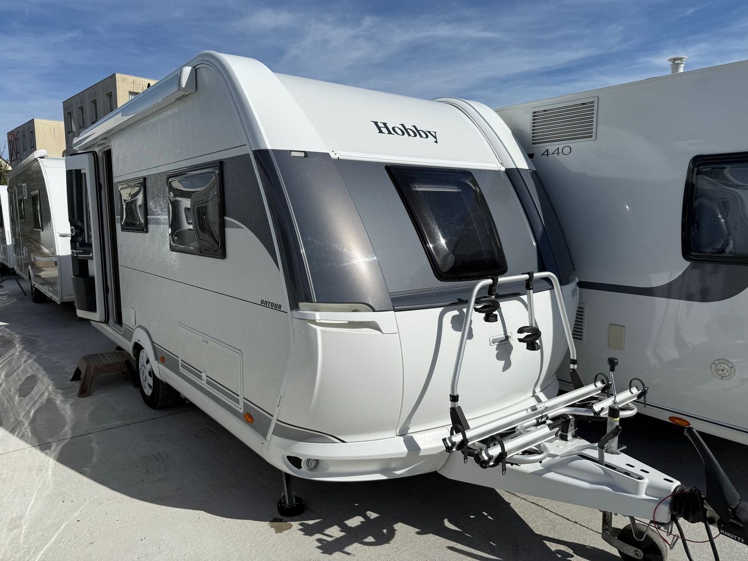 HOBBY 460 DL ONTOUR 26 990€ HOBBY 460 DL ONTOUR 26 990€