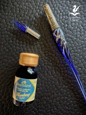 Plume en Verre Bleue