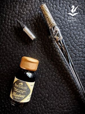 Plume en Verre Noire